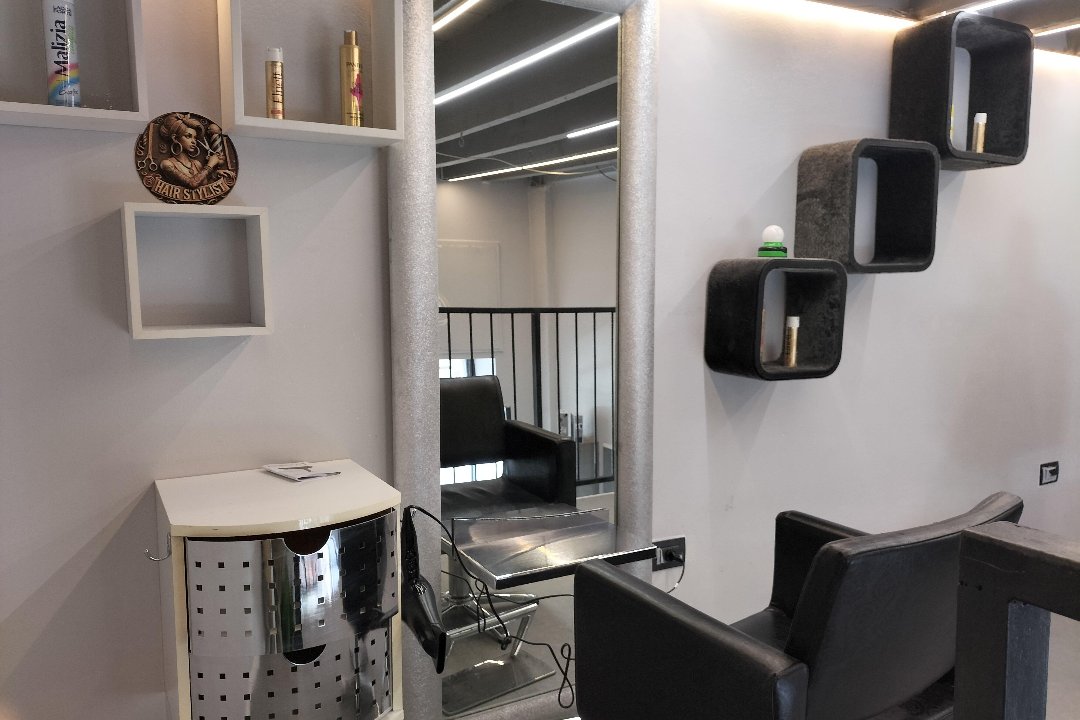 Happy Capelli, Centrale, Milano