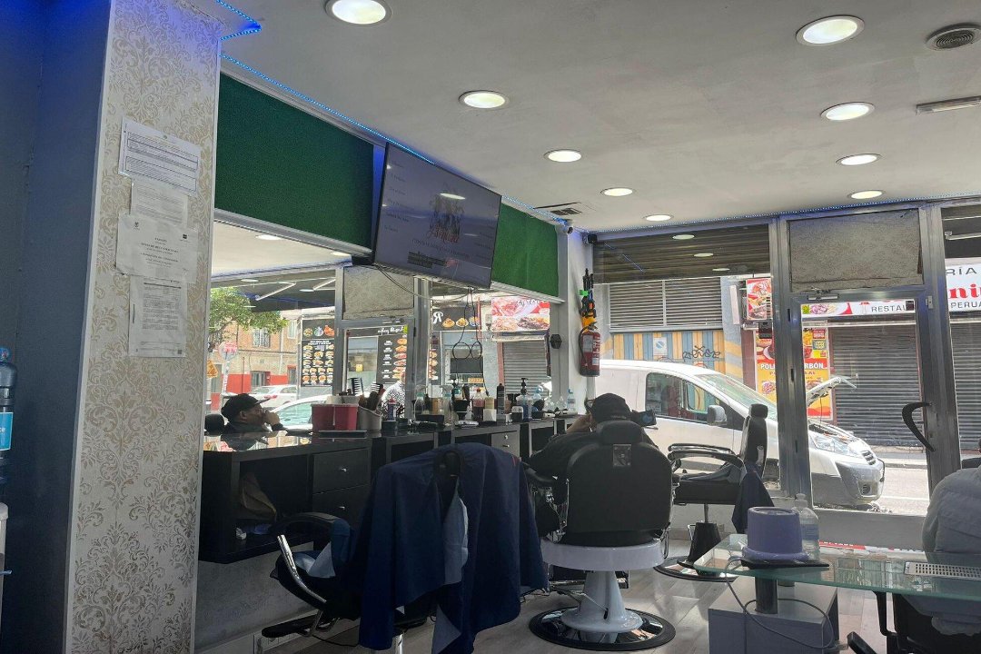 Omega Barber Shop, San Diego, Madrid