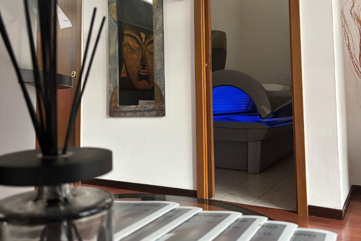 Golden Sun - Onglerie Torino TO - Photo de galerie - OneBooking