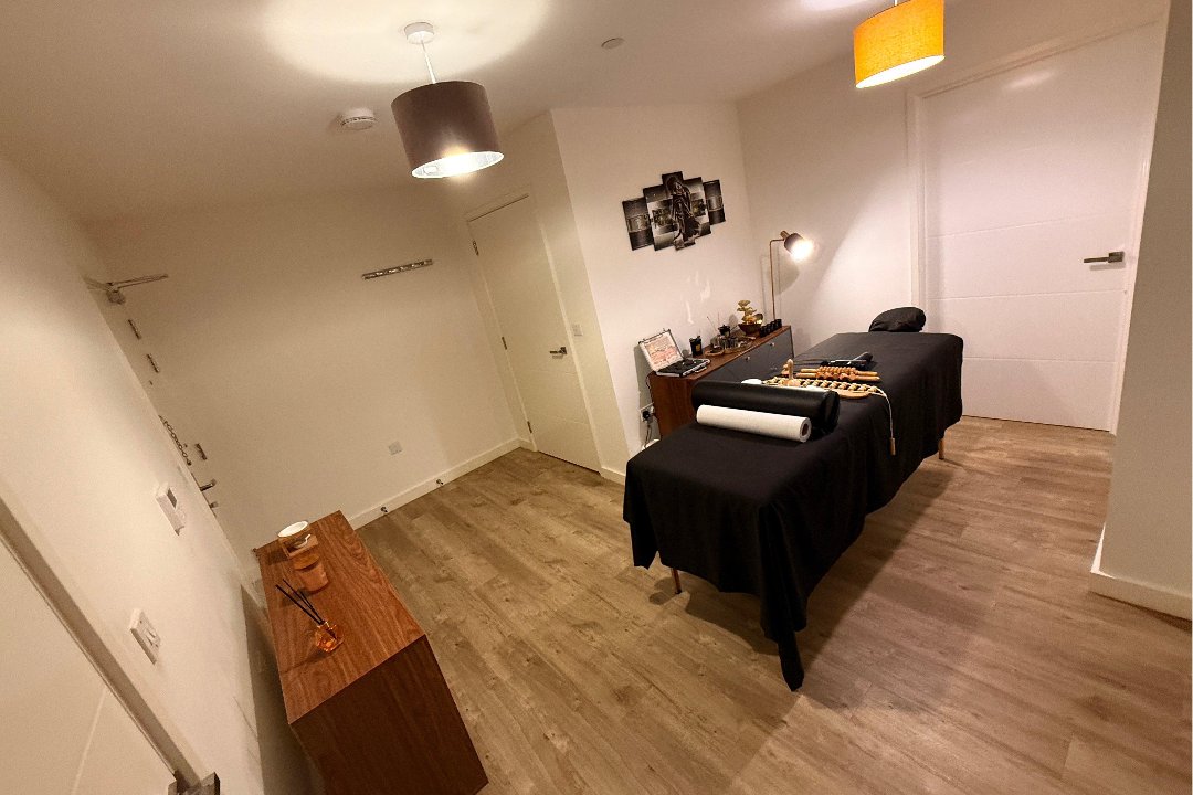 Juliana Teixeira Massage Studio, West Twyford, London