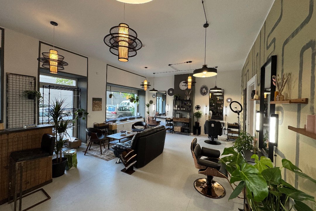 TheWay Friseur -und Nagelstudio, Schönhauser Allee, Berlin
