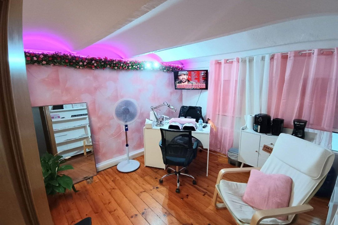Yenny Cordero Nails, La Nova Esquerra de l'Eixample, Barcelona