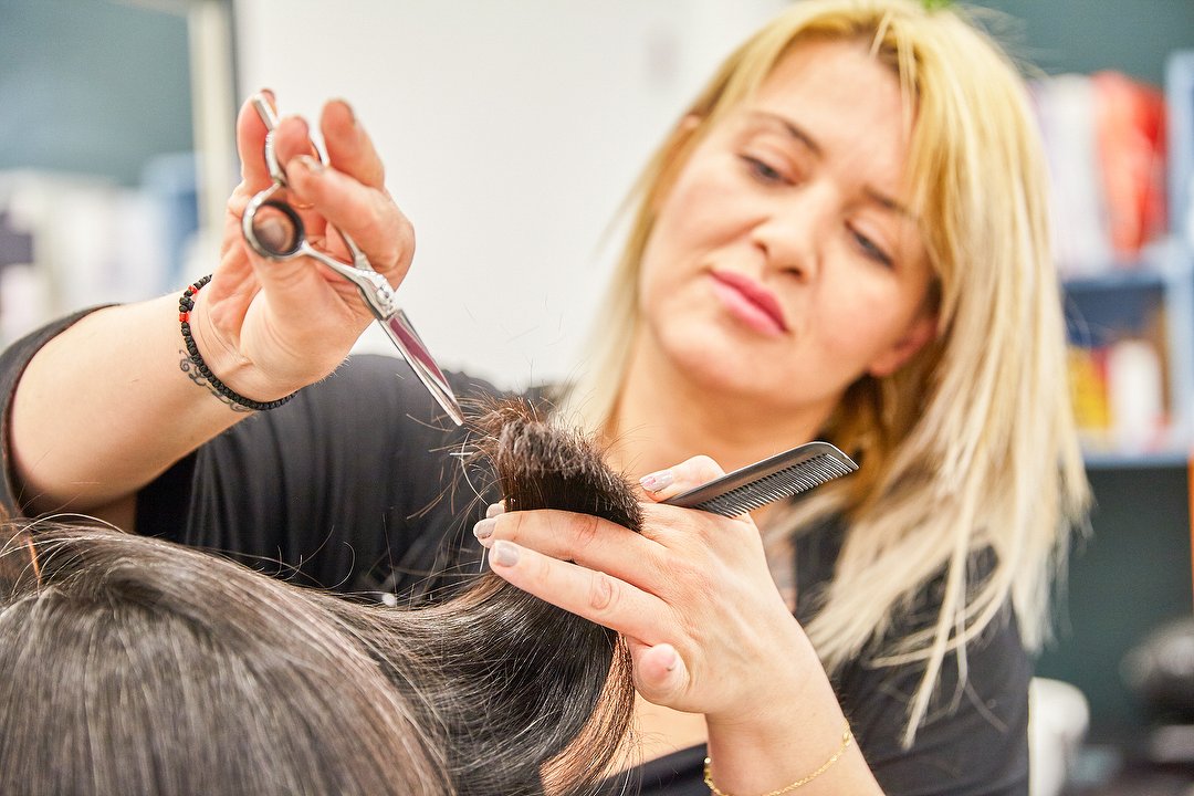 Ioanna S Creative Hair Extensions Hair Salon In Marylebone