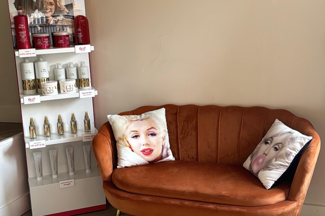 Glow Hair extensions , Zeilstraat, Amsterdam