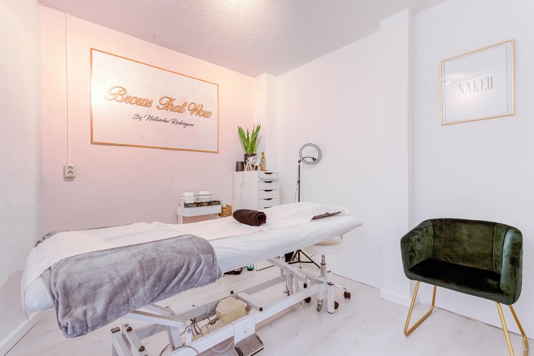 Brows That Wow by Natascha Rodriguez, Jan van Galenstraat, Amsterdam