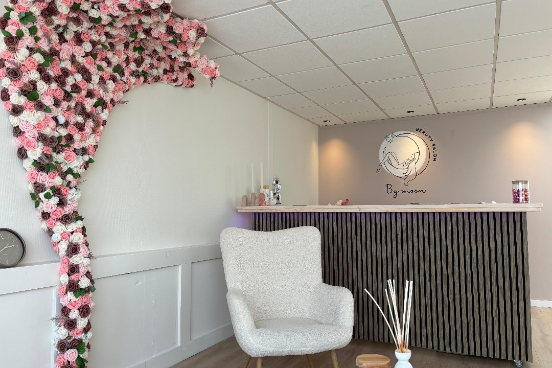 By Moon Beauty Salon, Leiden