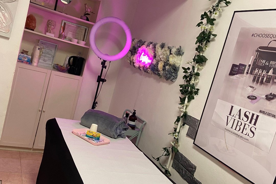 Beauty lash&Nails, Viale dei Consoli, Roma