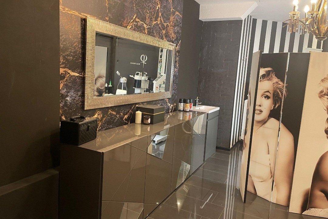 Parisa Beauty & Future Academy, Hilden, Rheinland