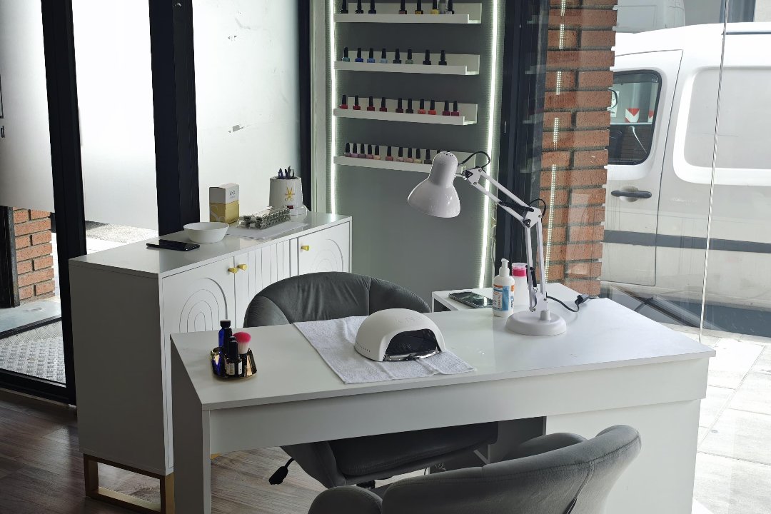 Di Nails Castell, Centre Castelldefels, Castelldefels