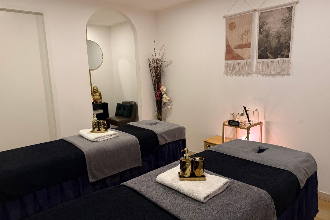 JenZen Massage & Spa Clinic, Groene Hilledijk, Rotterdam