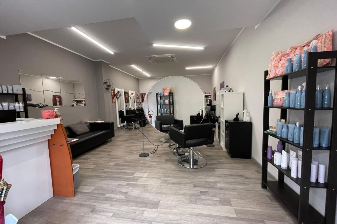 New Head - Parrucchiere Legnano, Legnano, Lombardia