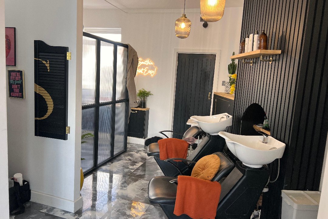 Smiths Hair & Beauty, Birmingham, Highbury Park, Birmingham