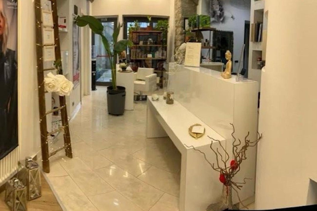 New Fashion Line - Manuela Hairstyle, Como, Lombardia