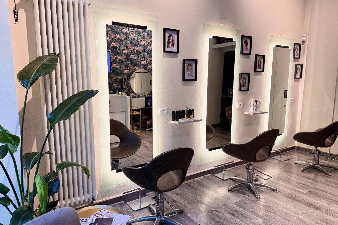 Compagnia della Bellezza - Alessandra, Corsica, Milano