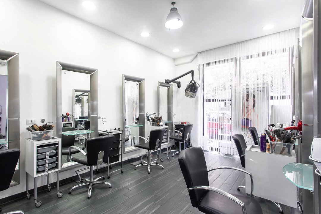 Accademy Hair Style, Salario, Roma