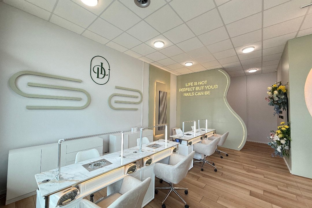 DELLA Nails & Beauty, Ebikon, Kanton Luzern