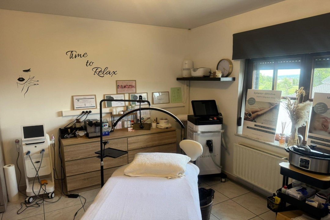 Eclat et Elegance by Romy G, Chamborgneau, Châtelet