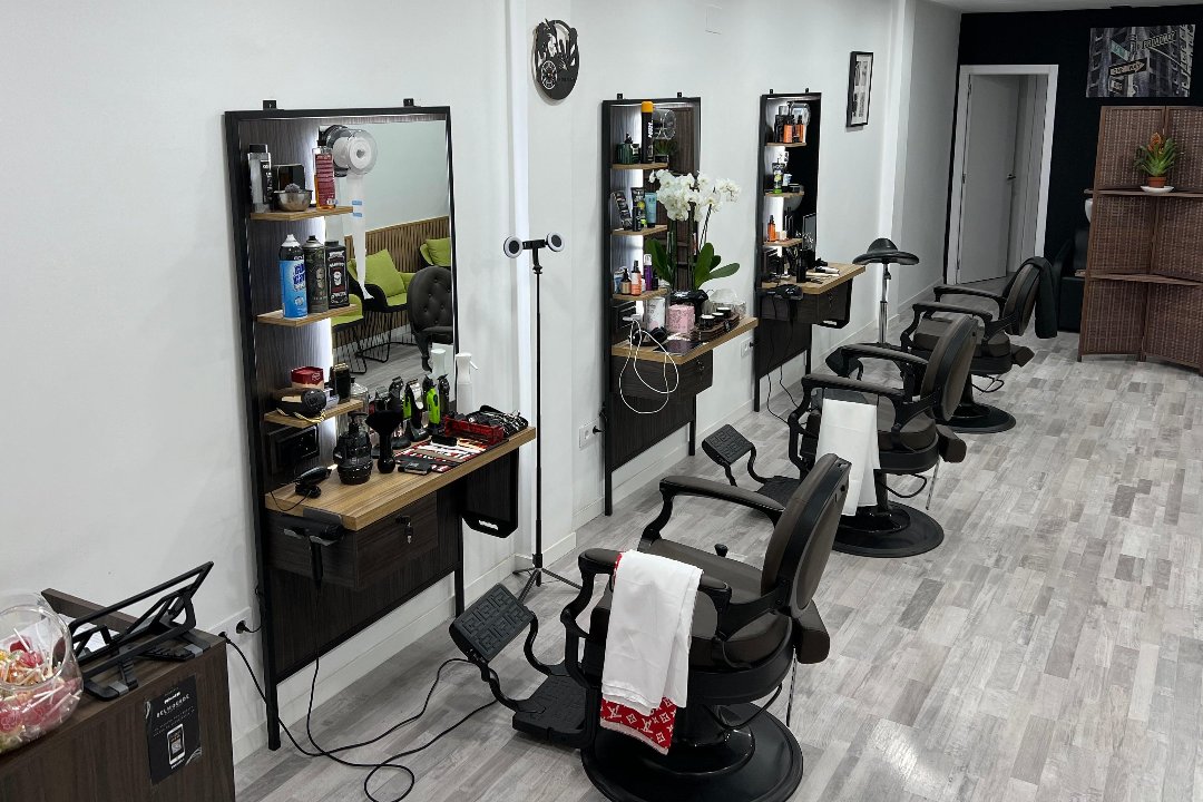 Belmourde Barbershop - Pozuelo de Alarcón, Distrito Municipal, Comunidad de Madrid