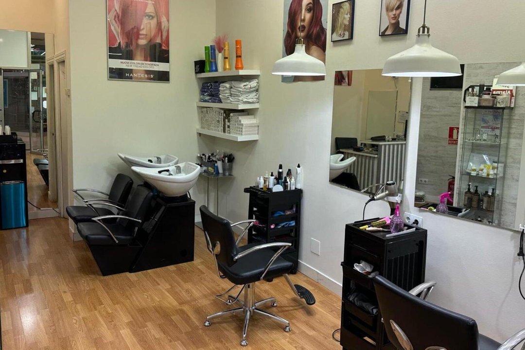 Salon de belleza Unisex Krist, Ascao, Madrid