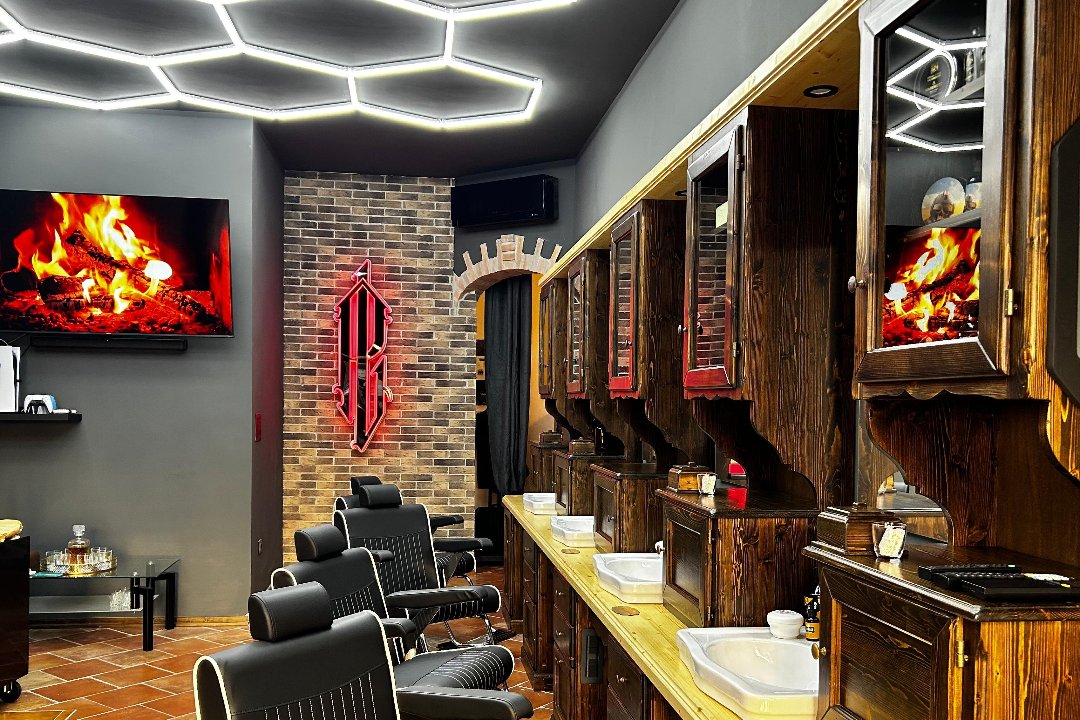 Barberia PeloLoco - Don Bosco, Via Quintilio Varo, Roma