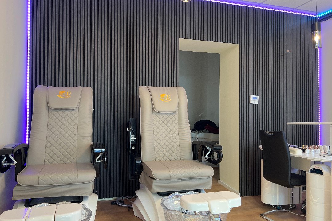 Toni Nails & Beauty, Berliner Allee, Berlin