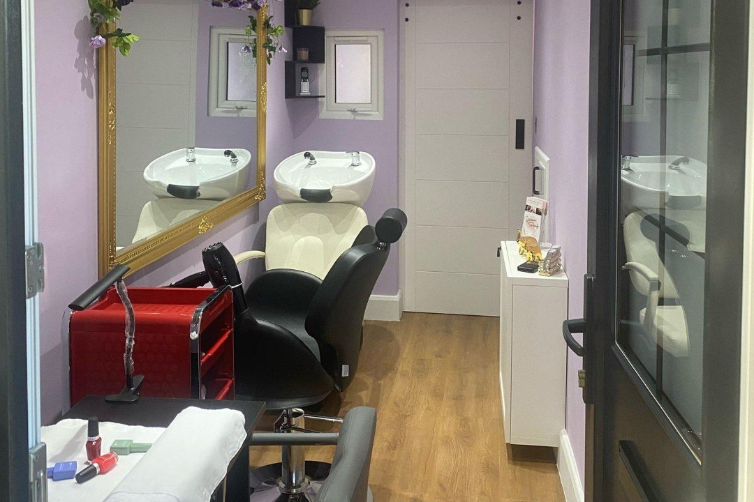 Yamini Beauty, Dunstable, Bedfordshire