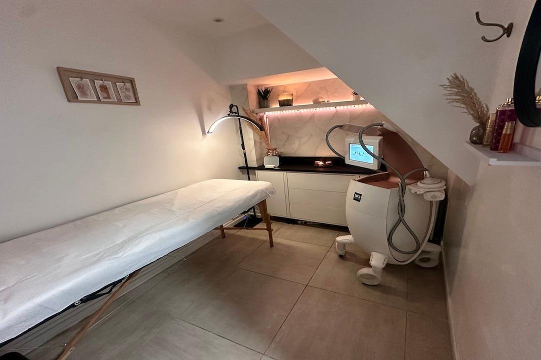 MAGALLi maho, Necker, Paris