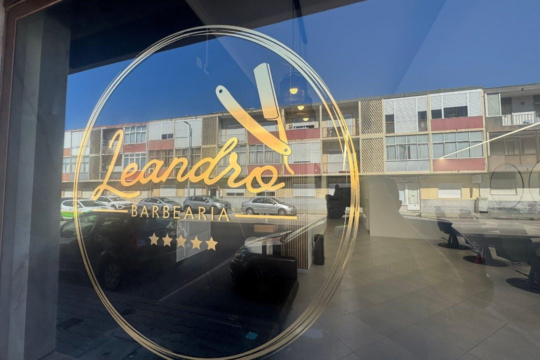 Leandro Barbearia, Amora