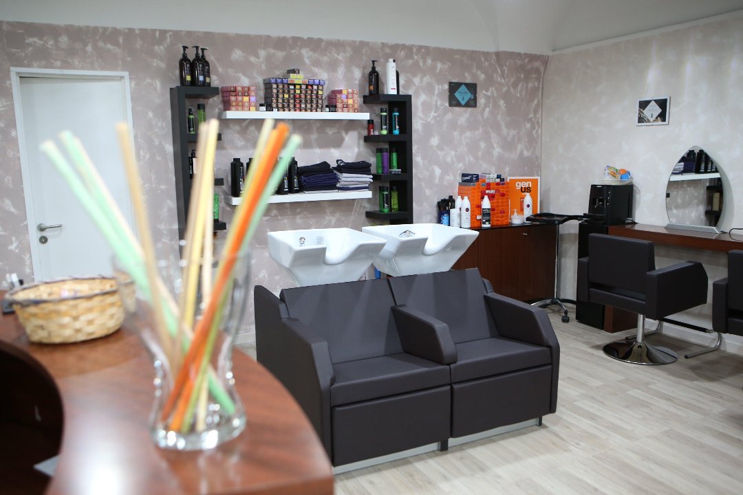 Maria Pistone Parrucchieri, Camporotondo Etneo, Catania