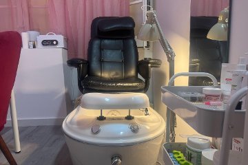 Meri Nikova Nail Studio