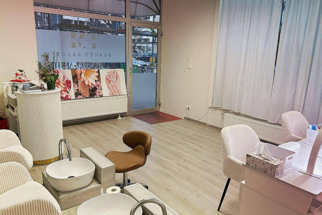 TM Beauty Salon Nails, Au, München