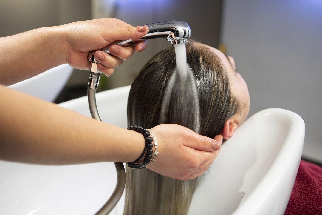 Milla's Hair&Beauty Salon, Markerkant, Almere