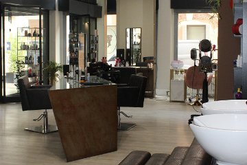 Revolution Beauty Lab - Monza