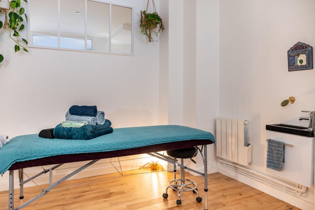 Claire WINDING - Naturopathie & Massage, Av. Ledru Rollin, Paris