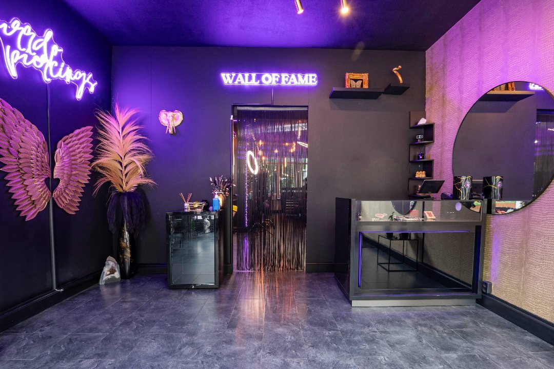 MIRRDO. PIERCINGS, Nieuwe Binnenweg, Rotterdam