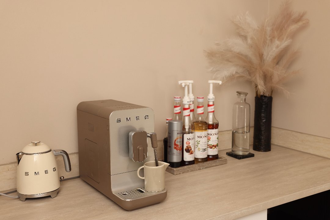 Cloud Skin Clinic, Laakhaven-West, Den Haag