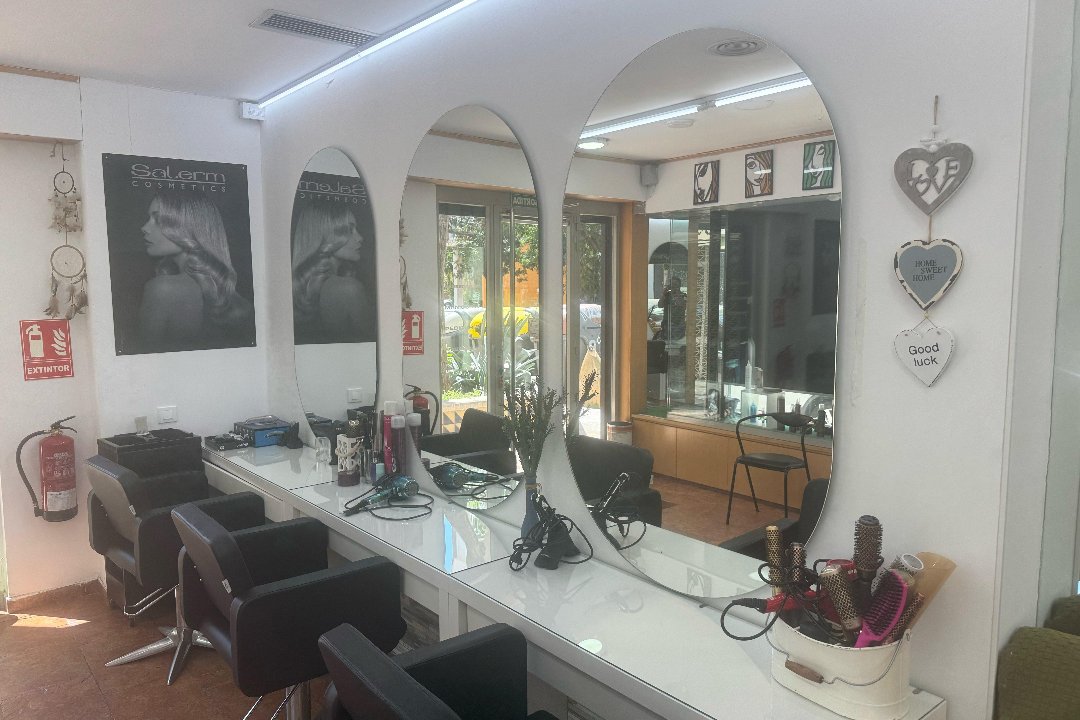 Perruqueria Estilistes D'coel-lo, Sector Centre, Provincia de Barcelona