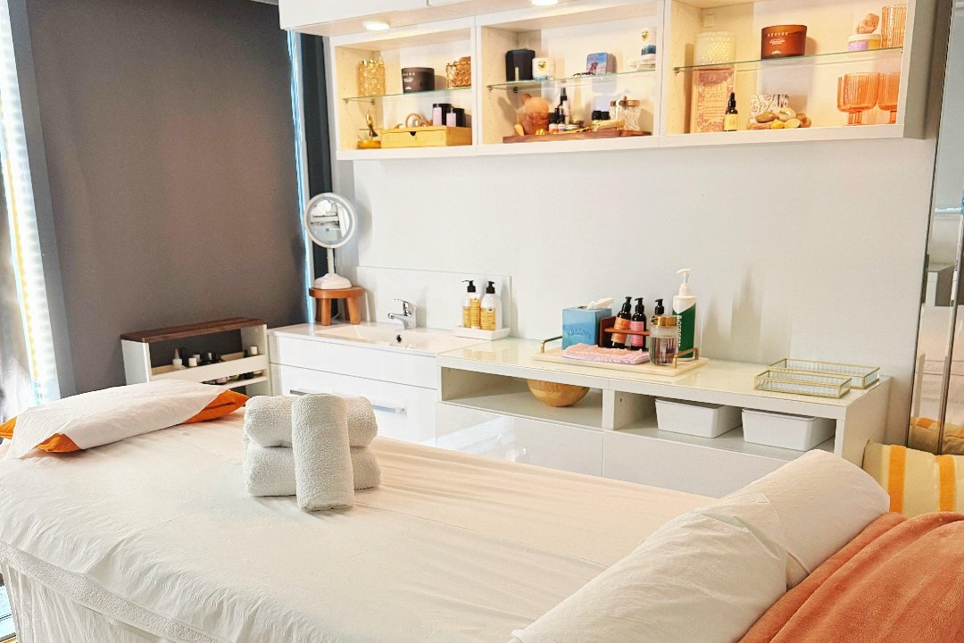 O'care Skin and Massage 護理中心, Mill Hill, London