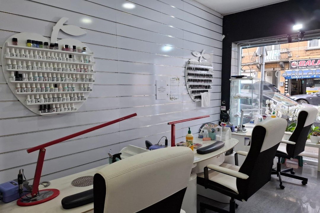 My Nails, Schaerbeek