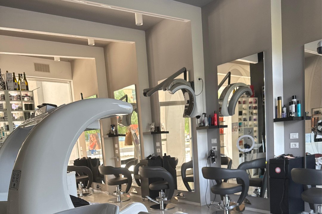 Efisio D'Urso Hair Care, Salerno, Campania