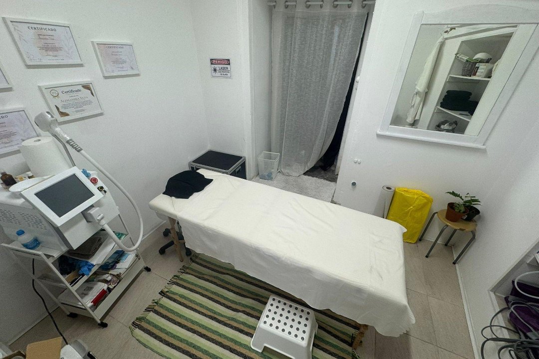 Essencial Estética Avançada, Almada