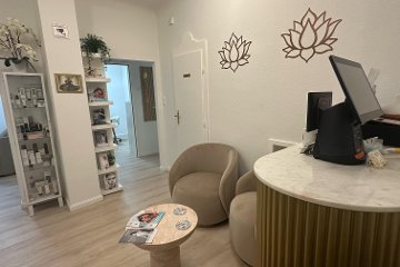 Huda Beauty Line - Wien