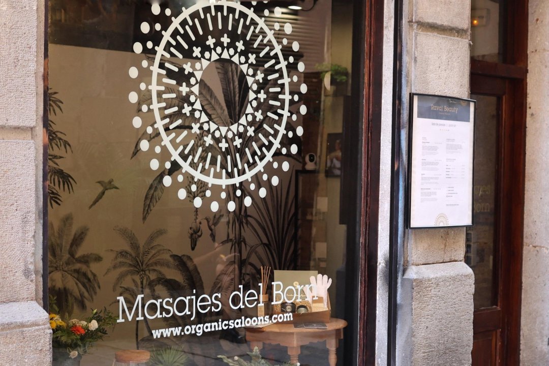 Masajes del Born, Paseo de Colón, Barcelona