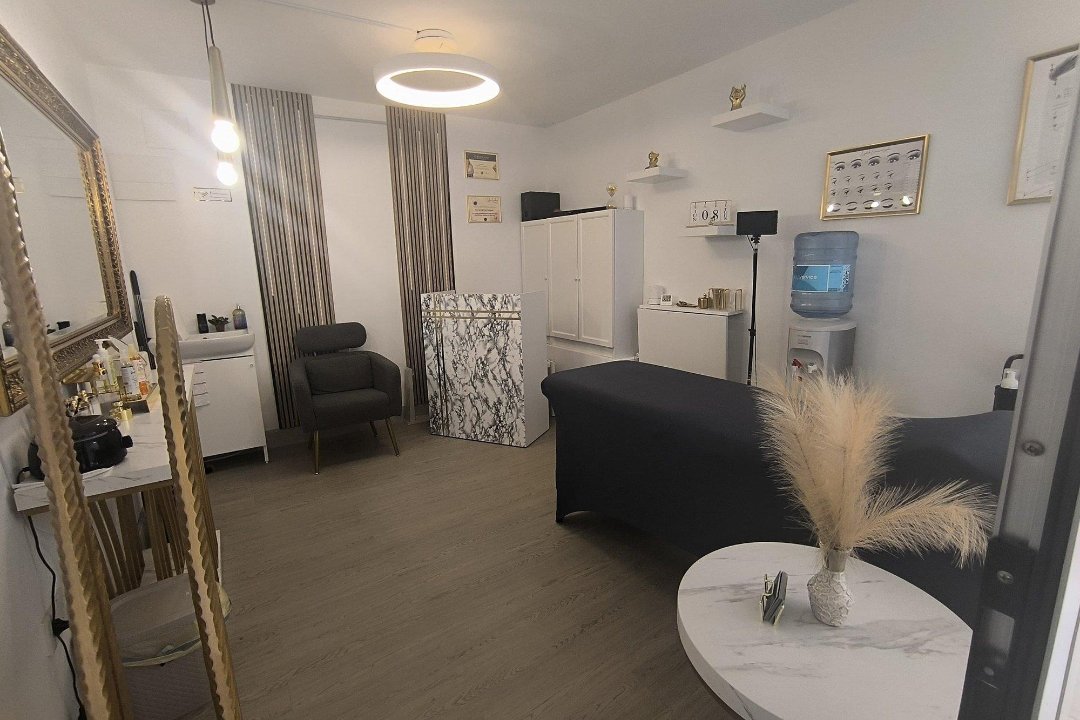 Brow Glam Marbella, Marbella