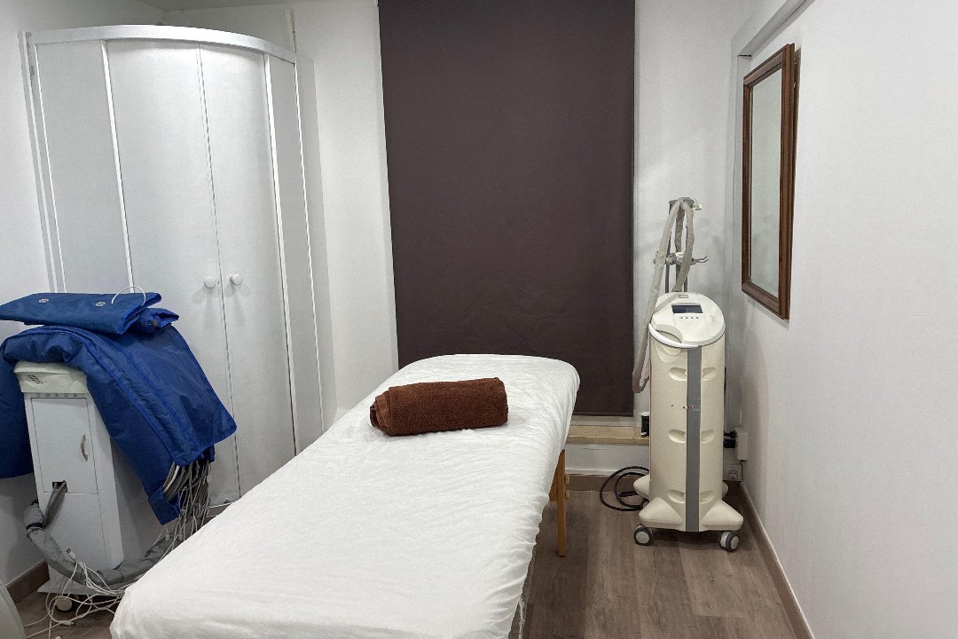 Oshen Peluqueria Estetica Villarroel, L'Antiga Esquerra de l'Eixample, Barcelona