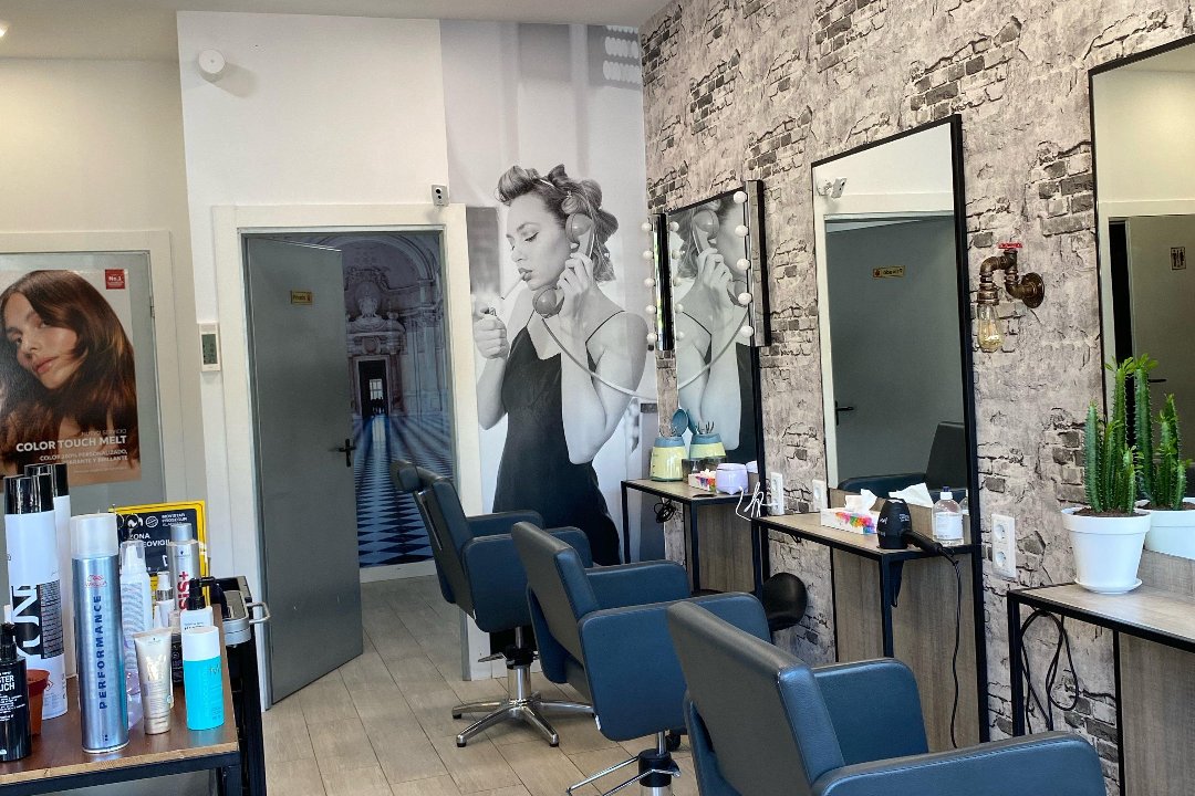 Tina Cabrera Beauty Salon, Las Tablas, Madrid