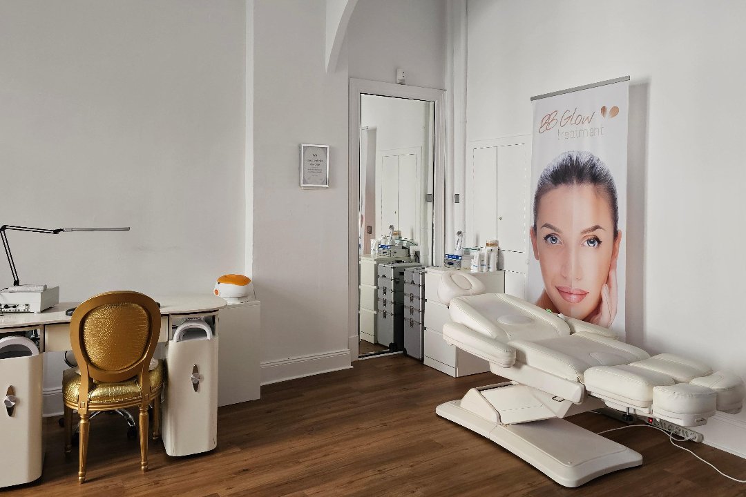 Beauty Salon , Berlin, Sophie-Charlotte-Platz, Berlin