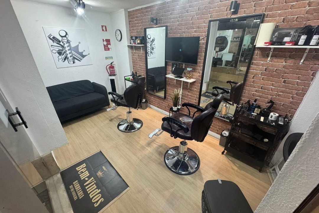 Barbearia Rei da Navalha, Almada