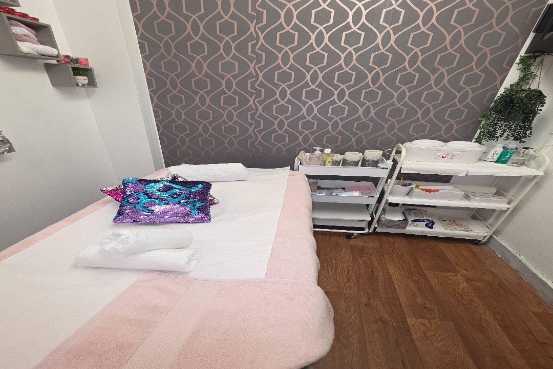 Beauty Inn Salon, Rosehill, London