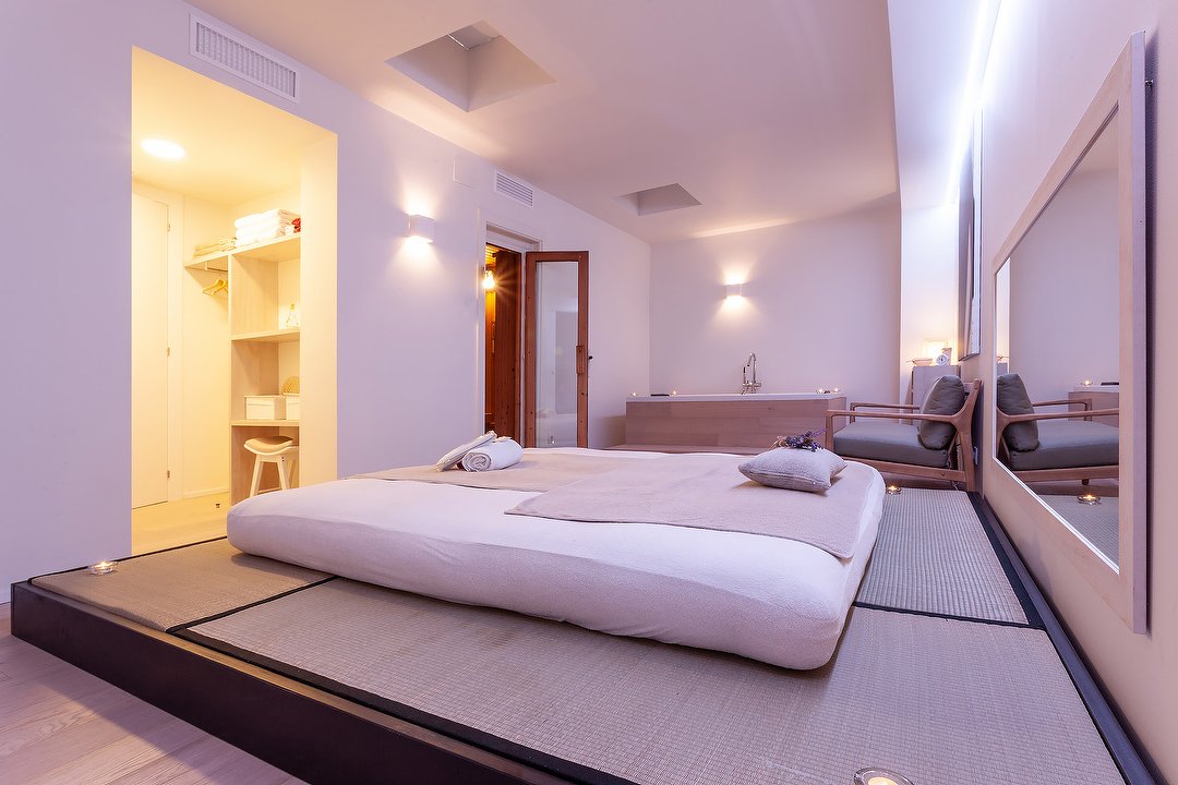 9 Sentits, L'Antiga Esquerra de l'Eixample, Barcelona